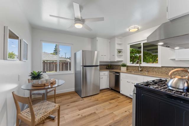 323 N Cypress Avenue, Santa Clara CA: https://media.crmls.org/mediaz/04c6b498-b37b-480c-bcd3-1158bf6ee5df.jpg