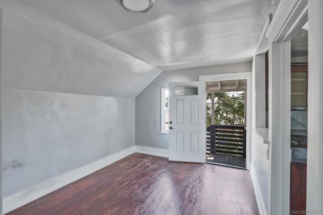 1035 Edgemont Place, San Diego CA: https://media.crmls.org/mediaz/04c83e6e-264d-40df-8b3d-d36688f97695.jpg