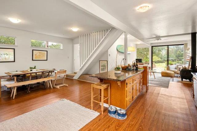1175 Westridge Drive, Portola Valley CA: https://media.crmls.org/mediaz/04c88643-fa6d-4b7a-bf8a-58b22ec58874.jpg