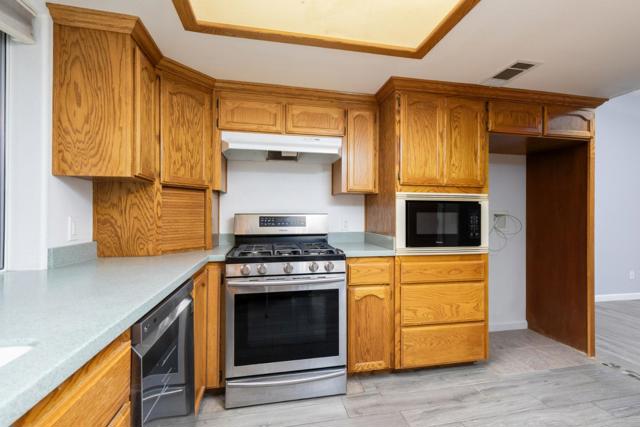 41508 Roaring River Court, Coarsegold CA: https://media.crmls.org/mediaz/04c96265-8094-4cdd-abf7-4a680019cc1a.jpg