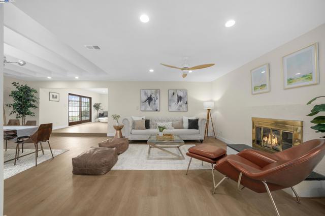 16871 Ross Lane, Huntington Beach CA: https://media.crmls.org/mediaz/04c988a4-2203-44b4-8c47-3e743d90d44c.jpg