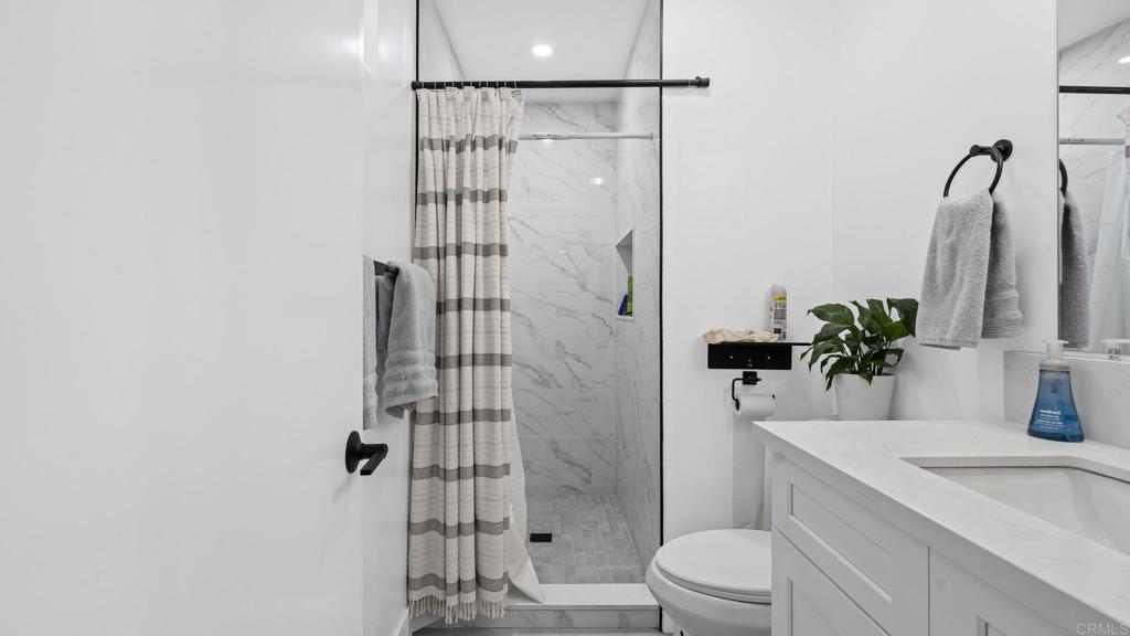 https://media.crmls.org/mediaz/04c9d6e4-e3e4-4649-ab27-62c92ca972a4.jpg?preset=X-Large