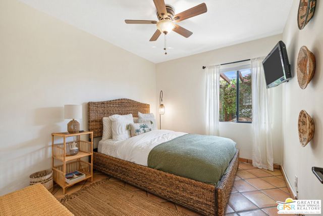 2336 N Girasol Avenue, Palm Springs CA: https://media.crmls.org/mediaz/04c9f47c-62bd-4c19-b7fc-c1af298a22a7.jpg