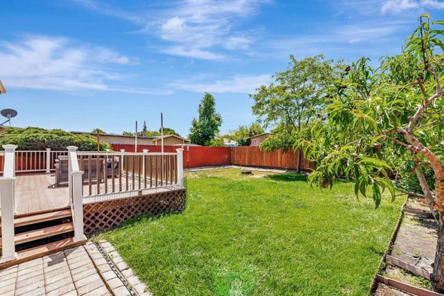 1359 Madera Avenue, Menlo Park CA: https://media.crmls.org/mediaz/04cb0134-10ba-449b-b88c-921f2ece7350.jpg