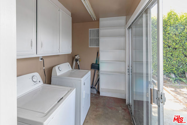 8966 Cadillac Avenue, Los Angeles CA: https://media.crmls.org/mediaz/04cb1d57-30e1-48ed-872e-216ac9ffaae2.jpg