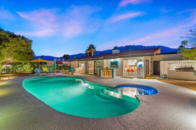 1862 N Nogales Way, Palm Springs CA: https://media.crmls.org/mediaz/04cbd080-5c82-4990-9359-73bcabb1bd77.jpg