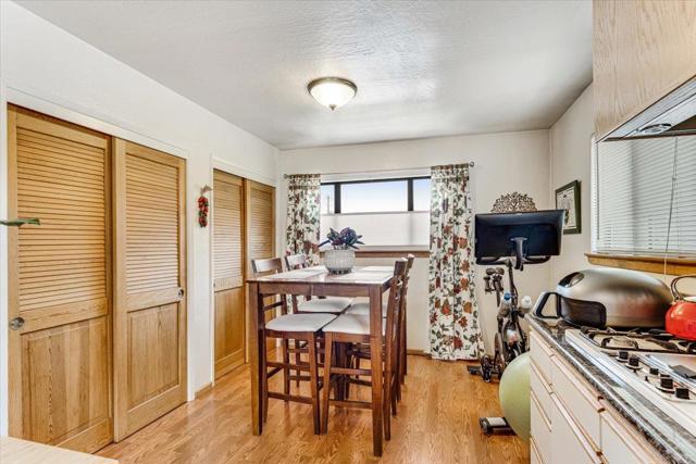 522 Oak Drive, Capitola CA: https://media.crmls.org/mediaz/04cbd874-ade0-44fe-abc4-b3731950ed67.jpg