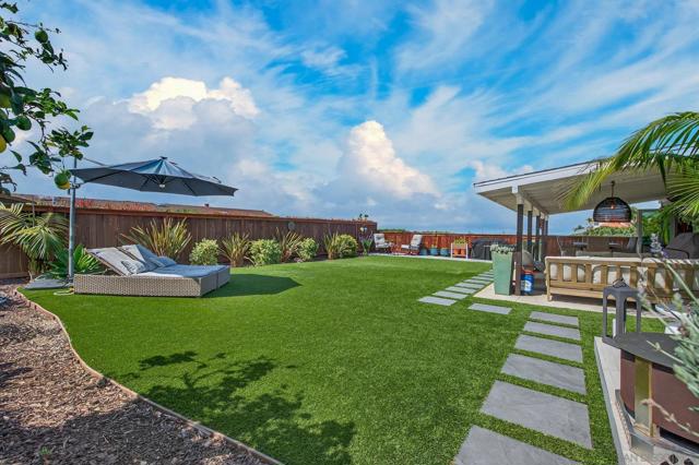 14224 Recuerdo Dr, San Diego CA: https://media.crmls.org/mediaz/04cbe470-4732-41d3-984a-a60efb55abb5.jpg