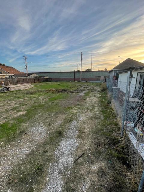 1100 Norton Street, San Mateo CA: https://media.crmls.org/mediaz/04cc5bae-7861-490e-8664-0750909bf260.jpg