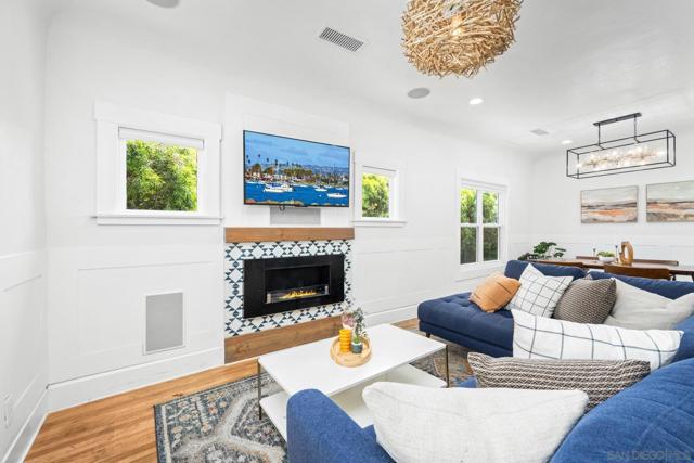 4602 Felton St, San Diego CA: https://media.crmls.org/mediaz/04ccb99c-addb-4f92-809a-7c921af48589.jpg