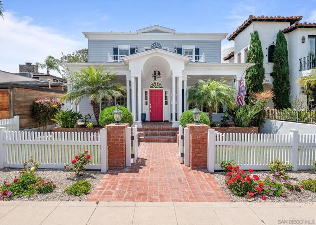 260 H Avenue, Coronado CA: https://media.crmls.org/mediaz/04cd1271-8f95-469d-a256-2a16ee320e6e.jpg