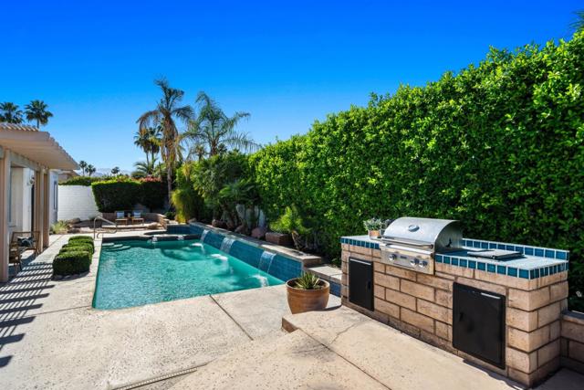 76936 Comanche Lane, Indian Wells CA: https://media.crmls.org/mediaz/04cd4d3a-a6c7-461b-a511-52870780657a.jpg