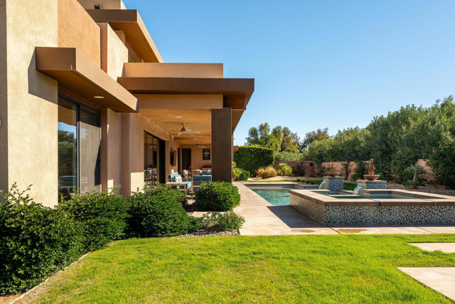 15 Via Montagna, Rancho Mirage CA: https://media.crmls.org/mediaz/04cd6b0e-82b0-454b-89a1-60728a7087ca.jpg