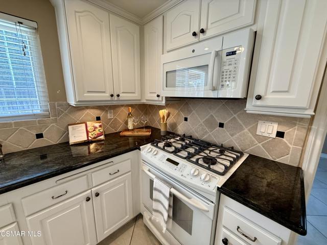 806 San Simeon Drive, Newbury Park CA: https://media.crmls.org/mediaz/04cd82e4-efa5-4270-8b00-dde729ad44b2.jpg