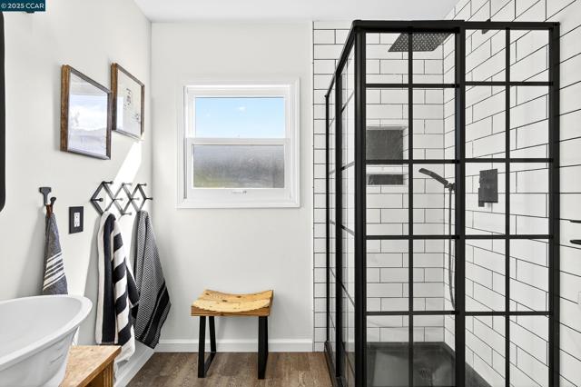 5774 Friar Ct, El Sobrante CA: https://media.crmls.org/mediaz/04ce54d8-8654-4705-a57e-0df2b1a6ff46.jpg