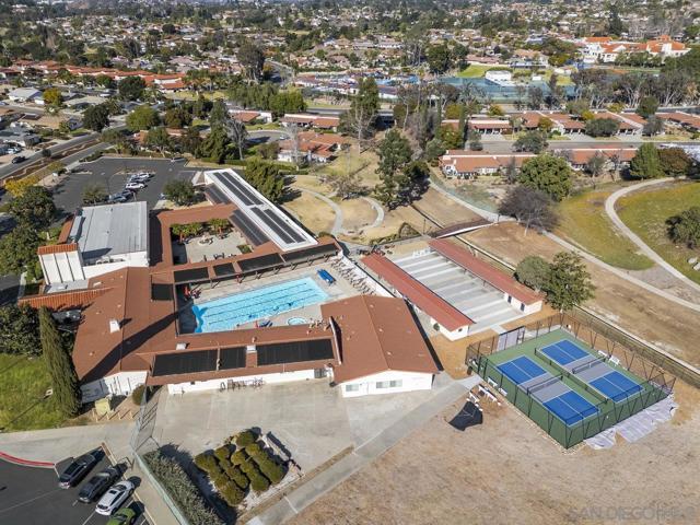 16736 Diego, San Diego CA: https://media.crmls.org/mediaz/04ce6fe2-b2f7-4570-86e5-4f20ff83de67.jpg