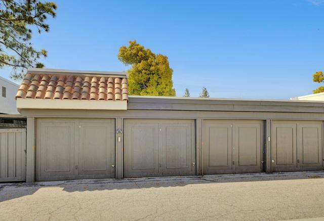 19980 Portal Plaza, Cupertino CA: https://media.crmls.org/mediaz/04cf8d80-0580-4bd9-8817-c362b0d5c55c.jpg