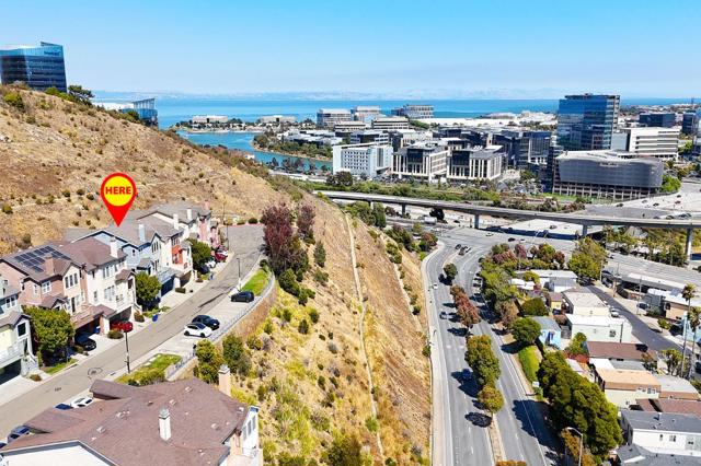 58 Pointe View Place, South San Francisco CA: https://media.crmls.org/mediaz/04cf972c-ae68-4e38-b9d9-01b26002e399.jpg