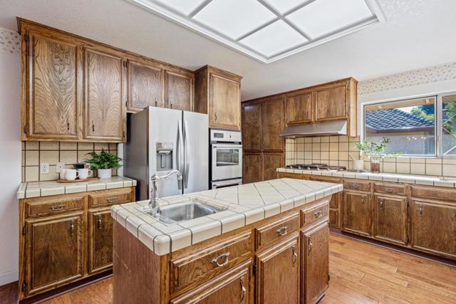 35 Rays Circle, Hollister CA: https://media.crmls.org/mediaz/04cfe09b-2aaa-4e40-b84d-d571be2abf84.jpg