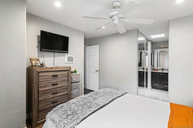 2235 Linwood St, San Diego CA: https://media.crmls.org/mediaz/04d06a74-1dcd-4673-9072-79f3a8873ee0.jpg