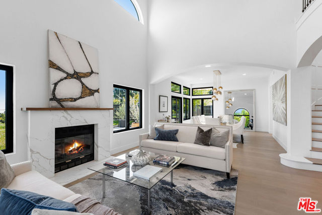 23458 W Moon Shadows Drive, Malibu CA: https://media.crmls.org/mediaz/04d1e94f-c03c-4b6e-ade3-a855e81d90bd.jpg
