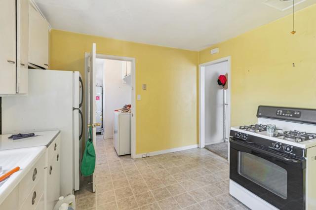 2643 Garfield Street, San Mateo CA: https://media.crmls.org/mediaz/04d21e59-9ccf-4df3-92e0-1c8d26c6f829.jpg