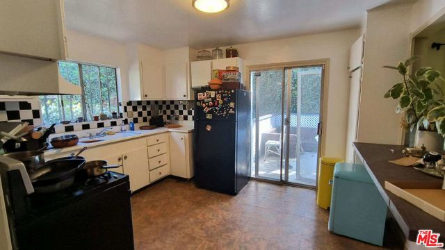 1118 Sanborn Avenue photo 21