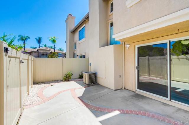4620 Los Alamos Way, Oceanside CA: https://media.crmls.org/mediaz/04d2a057-14f2-4f9c-977f-985482ec6f2c.jpg
