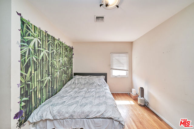 4930 Ramsdell Avenue, La Crescenta CA: https://media.crmls.org/mediaz/04d2d916-460a-468b-9bb3-41b2c18d6f64.jpg