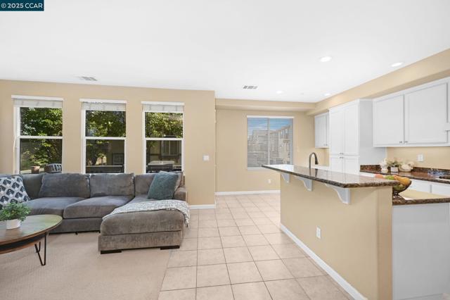12004 Harcourt Wy, San Ramon CA: https://media.crmls.org/mediaz/04d2ee7a-f0b5-4ee9-b336-8917b77000f1.jpg