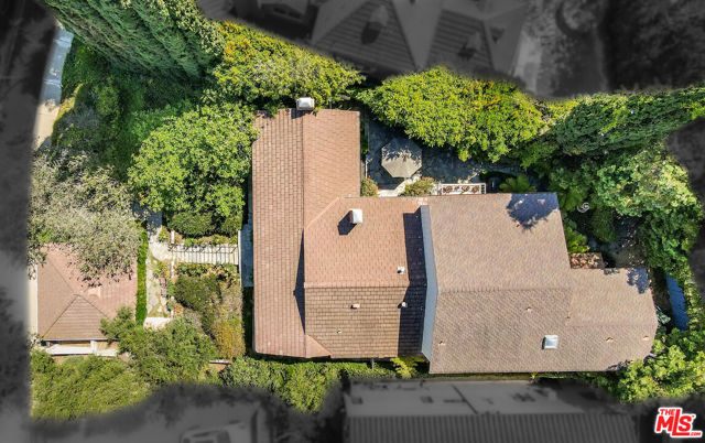 1519 Comstock Avenue, Los Angeles CA: https://media.crmls.org/mediaz/04d30e7a-45c4-4444-90f3-9f6e6be065cc.jpg