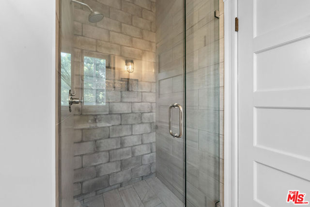 233 S Saltair Avenue, Los Angeles CA: https://media.crmls.org/mediaz/04d35d1b-cfec-4360-9c1e-34a08676c00a.jpg