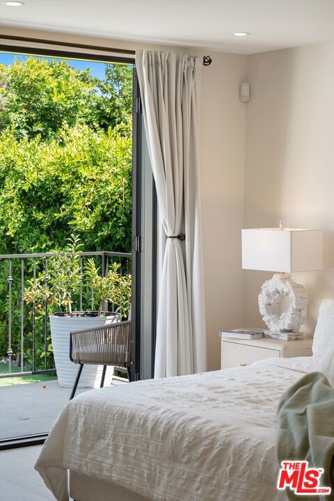 100 S La Jolla Avenue, Los Angeles CA: https://media.crmls.org/mediaz/04d3b0ee-3e2f-4169-9aa1-140d624d9ba1.jpg