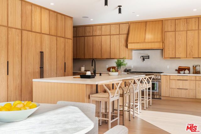 3267 Colby Avenue, Los Angeles CA: https://media.crmls.org/mediaz/04d408ab-68a1-4765-9da9-af3f1e6941ee.jpg