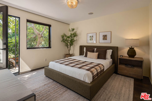2444 Lyric Avenue, Los Angeles CA: https://media.crmls.org/mediaz/04d493b5-6f2c-45f9-a0d5-7f8706b55caa.jpg