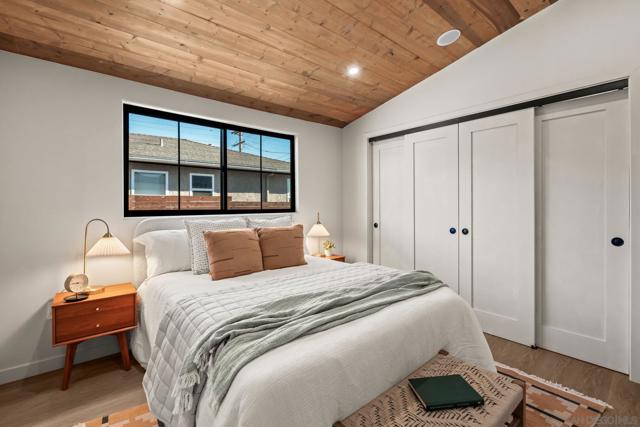 1566 Evergreen St, San Diego CA: https://media.crmls.org/mediaz/04d496e0-65c4-443f-b4a5-4c539f015820.jpg