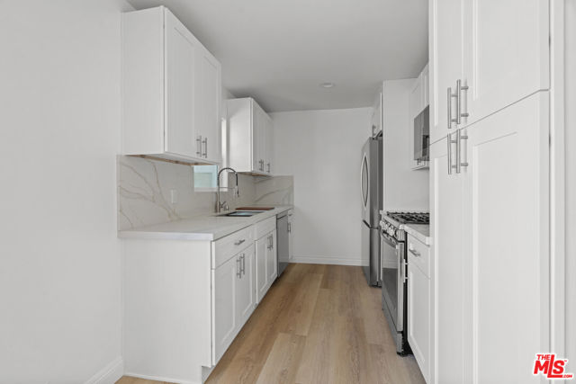 814 3rd Street, Santa Monica CA: https://media.crmls.org/mediaz/04d5832f-1894-4dbd-948b-2986767c1183.jpg