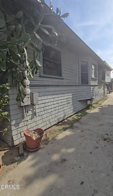 Detail Gallery Image 4 of 31 For 1020 W 42nd Pl, Los Angeles,  CA 90037 - – Beds | – Baths