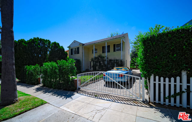 713 Doheny Drive, Beverly Hills, California 90210, 3 Bedrooms Bedrooms, ,2 BathroomsBathrooms,Single Family Residence,For Sale,Doheny,24404227