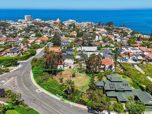 1428 Soledad Ave, La Jolla CA: https://media.crmls.org/mediaz/04d7794a-7cf7-40b7-8add-55eff5611ab1.jpg