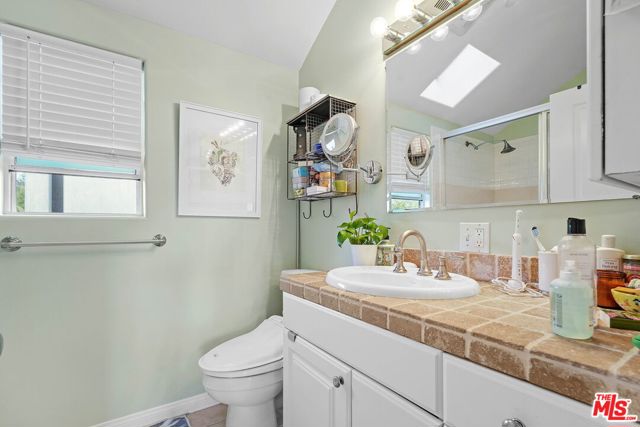 4224 Madison Avenue, Culver City CA: https://media.crmls.org/mediaz/04d8c605-61d7-44ee-b2d5-74d2d084f99b.jpg