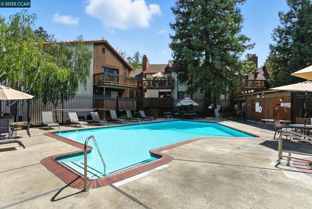 2055 Sierra Rd, Concord CA: https://media.crmls.org/mediaz/04d8d137-6f44-436e-945f-d7a975e91653.jpg