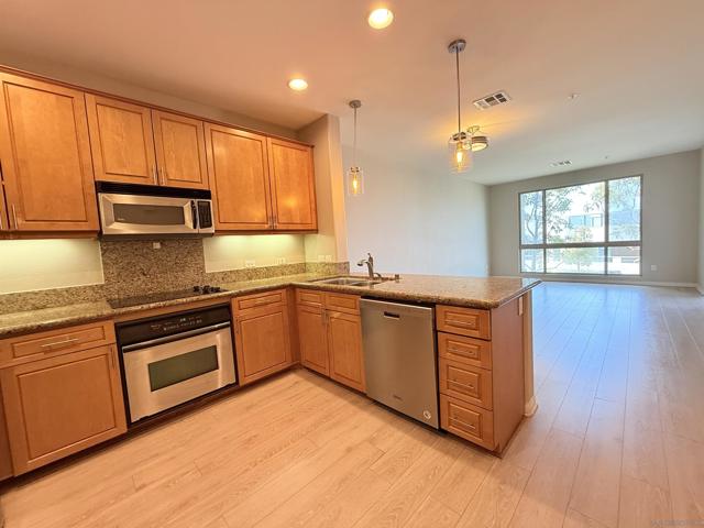 3857 Pell Pl, San Diego CA: https://media.crmls.org/mediaz/04d980bb-e673-4fa7-8625-25a2d690e3fc.jpg