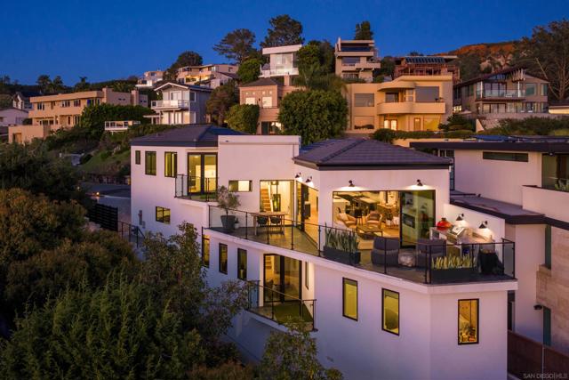 12994 Via Esperia, Del Mar CA: https://media.crmls.org/mediaz/04d9a62e-dfa1-4335-9219-e78ac06a1579.jpg