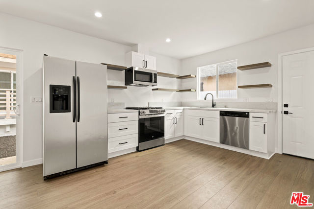 1558 W 47th Street, Los Angeles CA: https://media.crmls.org/mediaz/04d9fb57-2adf-464e-8665-e678ae64b85e.jpg
