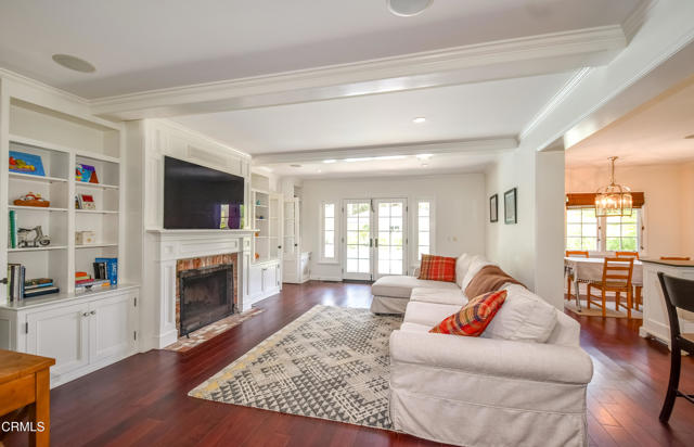 1908 Warwick Road, San Marino CA: https://media.crmls.org/mediaz/04da9bc9-2165-4464-8f75-c133604e3f79.jpg