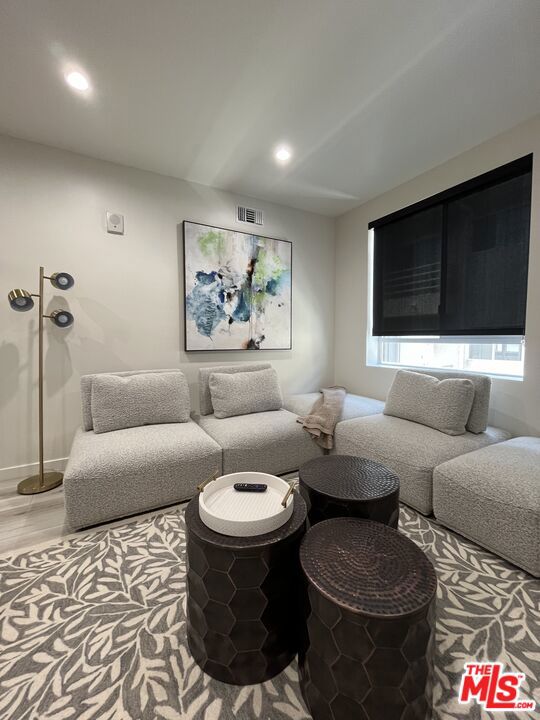 124 S Croft Avenue, Los Angeles CA: https://media.crmls.org/mediaz/04db5b55-c5be-421d-80e7-f1e3ea211c53.jpg