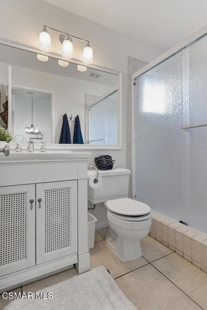 5625 Maricopa Drive, Simi Valley CA: https://media.crmls.org/mediaz/04db8359-d20d-4528-93b6-5259c0335651.jpg