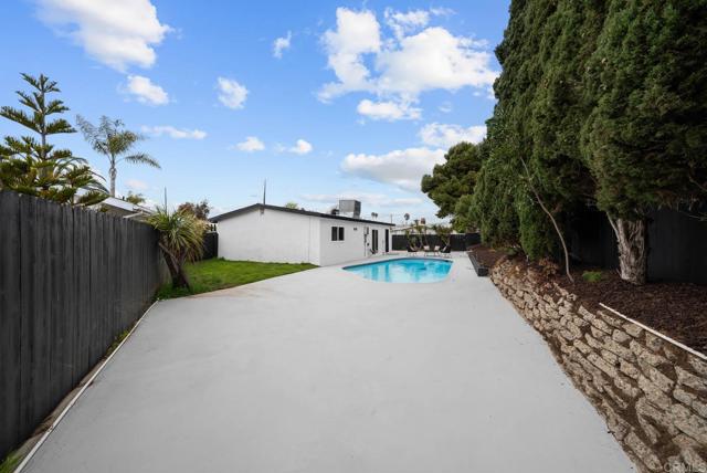 5243 Tara Place, San Diego CA: https://media.crmls.org/mediaz/04db9f22-d9eb-4a56-863a-a939d06d6fb4.jpg