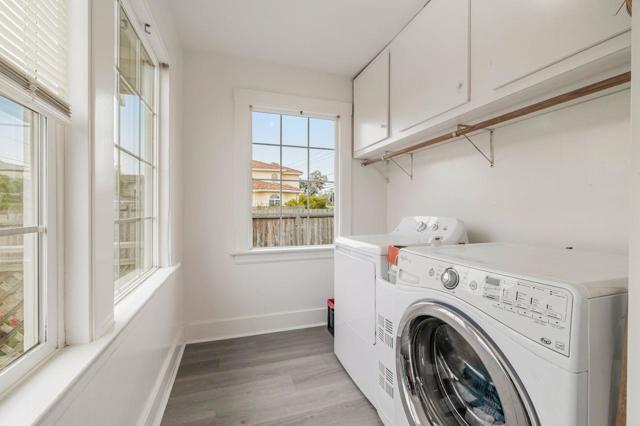 1490 Cabrillo Highway, Half Moon Bay CA: https://media.crmls.org/mediaz/04dc0c66-b6a2-4faa-bf3a-e9daf3844988.jpg